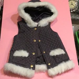 MAGGIE & ZOE Toddler Sz 4 Grey Quilted Vest w/White Faux Fur Trim NEW
